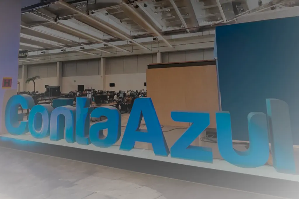 letreiro da conta azul para ilustrar case de integração de empresas da Conta Azul